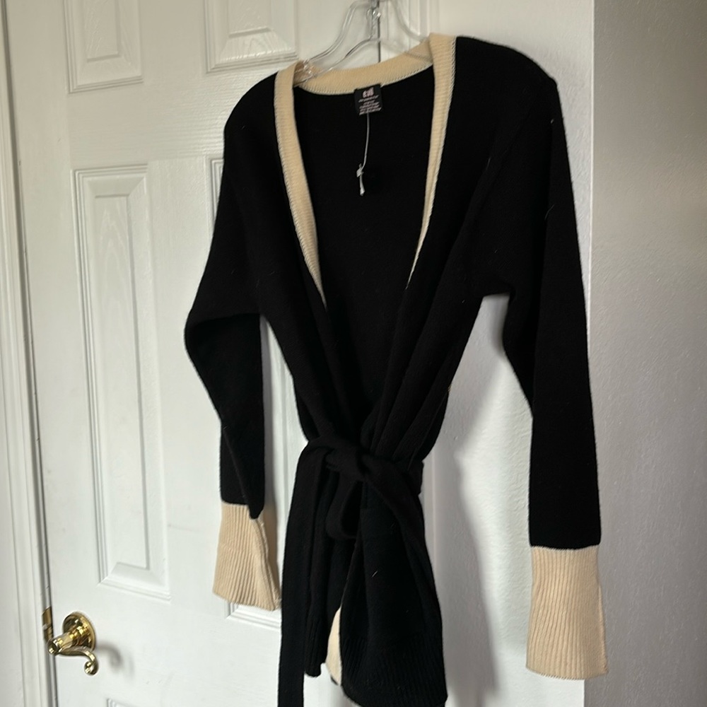 E.vil size Small Gold Peace Sign Sweater NWT